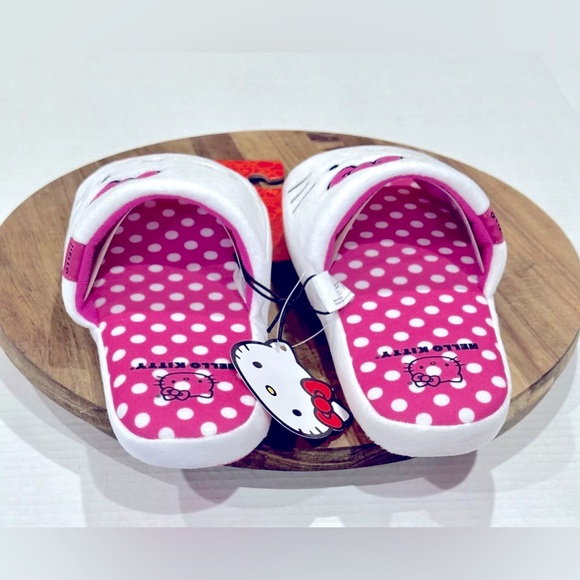 Hello Kitty Women’s M6-7 Pink & White Slippers - NWT - Fast Shipping - Picture 5 of 8